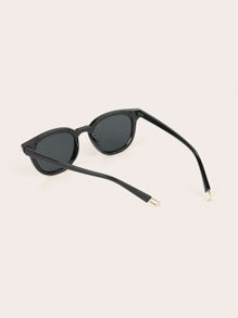 Solid Frame Flat Lens Sunglasses