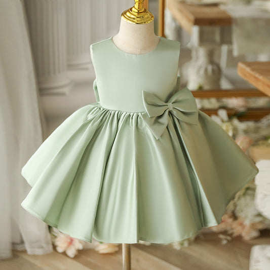 فستان مناسبات أنيق باللون الأخضر الفاتح